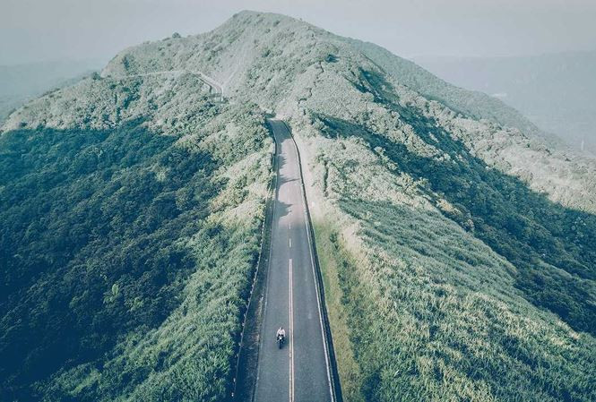 Thế giới chứa đầy những địa điểm đẹp và ngoạn mục thích hợp để khám phá bằng các loại xe hai bánh. Mới đây, chuyên trang về xe máy Ride Apart đã đưa ra danh sách 9 đất nước với những địa điểm đẹp và đáng thăm thú nhất.