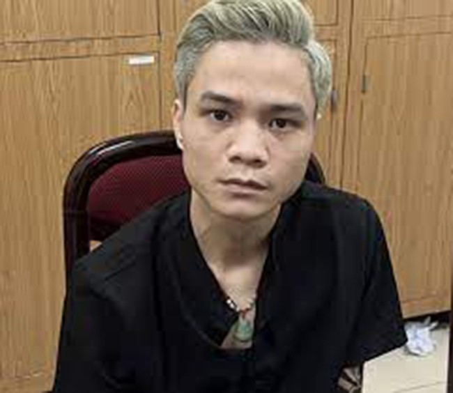 Hai người còn thỏa thuận rằng nếu Vinh môi giới, tìm người đến nhà trọ của H. để massage và quan hệ tình dục thì sẽ được trả công 500.000 đồng mỗi khách. Từ tháng 10/2021 đến tháng 3/2022, Vinh đã môi giới nhiều lượt khách cho H.