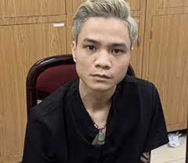 Hai người còn thỏa thuận rằng nếu Vinh môi giới, tìm người đến nhà trọ của H. để massage và quan hệ tình dục thì sẽ được trả công 500.000 đồng mỗi khách. Từ tháng 10/2021 đến tháng 3/2022, Vinh đã môi giới nhiều lượt khách cho H.