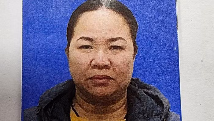  Mạo danh công an lừa hàng tỷ đồng: Với thủ đoạn hứa hẹn xin việc làm và đổi tiền mới, ngoại tệ, Ngô Thị Chinh (huyện Đông Anh, Hà Nội) lừa đảo và chiếm đoạt hàng tỷ đồng của nhiều bị hại. Ngày 1/11, Công an TP Hà Nội cho biết vừa khởi tố Chinh về hành vi Lừa đảo chiếm đoạt tài sản. 