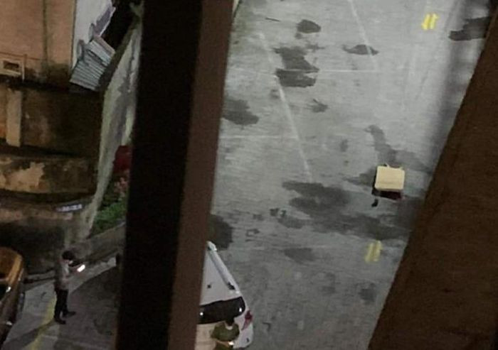  Rơi từ tầng cao chung cư xuống đất, bé trai 5 tuổi tử vong: Ngày 1/11, UBND phường Kim Tân (TP Lào Cai, tỉnh Lào Cai) cho biết tối 31/10, trên địa bàn phường đã xảy ra một vụ việc đau lòng khiến 1 bé trai 5 tuổi tử vong. Nạn nhân ở cùng mẹ tại một căn hộ ở tầng 15 chung cư. Thời điểm xảy ra vụ việc, mẹ cháu bé đi vắng.