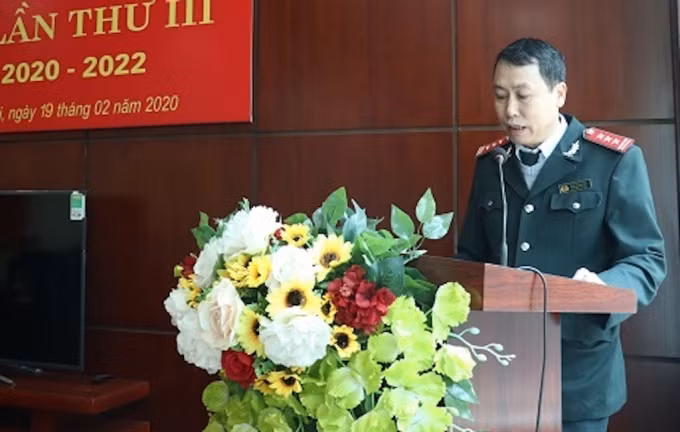 Chanh Thanh tra tinh Lao Cai bi de nghi ky luat vi dung bang gia