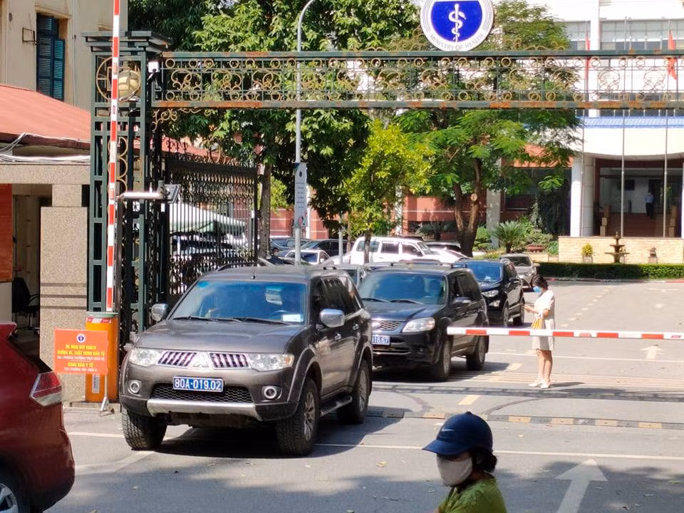 Đoàn rời nơi làm việc của ông Trương Quốc Cường sau gần 3 giờ đồng hồ. 