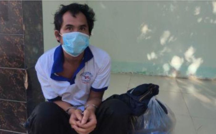  Cãi nhau, anh lấy chày đập đầu em tử vong: do có mâu thuẫn nên giữa IA (SN 1987, trú TP Kon Tum, Kon Tum) và em trai là A Kong (SN 1993) xảy ra xô xát với nhau. Sau đó IA đã sử dụng một chiếc chày bằng gỗ đánh nạn nhân tử vong. Ngày 3/11, Công an tỉnh Kon Tum cho biết đang tạm giữ AI để điều tra, làm rõ.