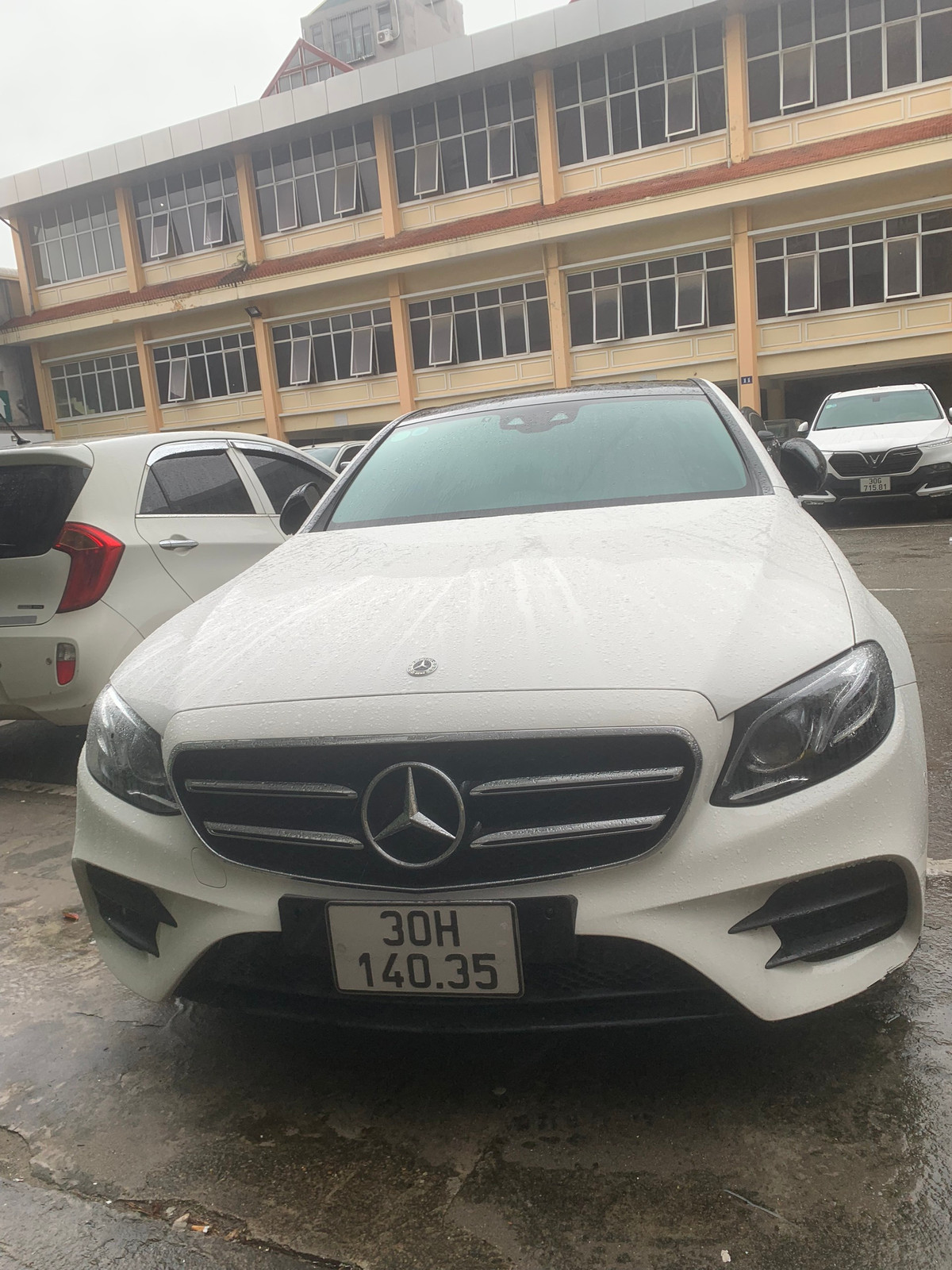 Trong đó, nhóm Leader Tổng Evol Club có khoảng 200 tài khoản. Tổng số tiền cược của hệ thống mà các con bạc cấp dưới do Hà và Sơn vận hành chỉ tính từ 19/4/2021đến nay, với số tiền khoảng hơn 1,1 tỷ Euro, quy ra tiền Việt Nam khoảng 30 nghìn tỷ đồng. 