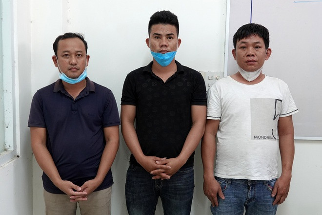 Pho Giam doc va nhom nhau bat coc nu nhan vien 16 tuoi, hiep dam-Hinh-3