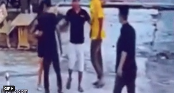 Pho Giam doc va nhom nhau bat coc nu nhan vien 16 tuoi, hiep dam