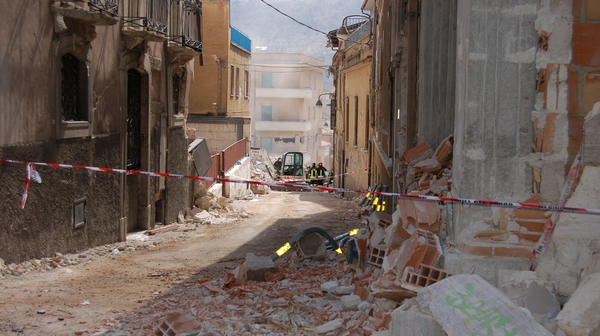 Vậy nên, các nhà nghiên cứu hy vọng với sự tiến bộ của khoa học công nghệ có thể sớm giải mã thành công ánh sáng động đất cũng như góp phần giúp dự đoán chính xác những trận động đất lớn sắp xảy ra.