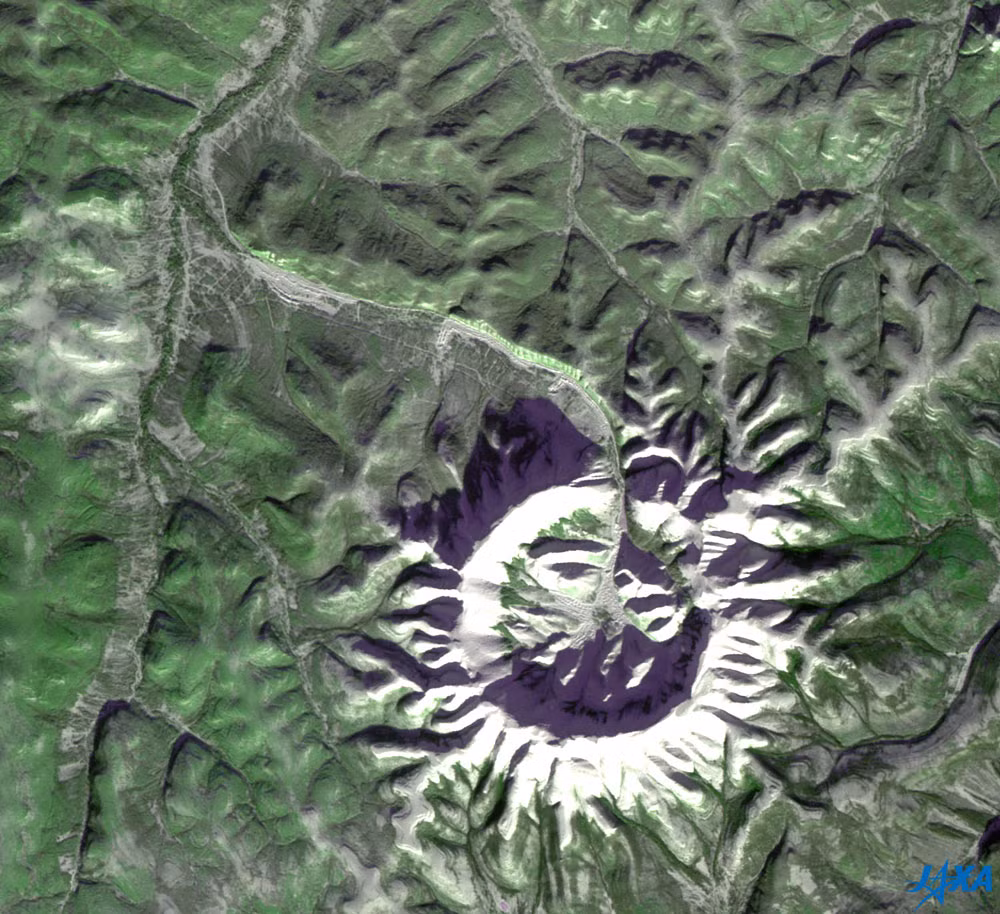 Trong suốt thời gian dài, núi Kondyor Massif trải qua quá trình xói mòn trên mặt đất. "Núi kho báu" có địa hình cứng hơn so với nền đất xung quanh.