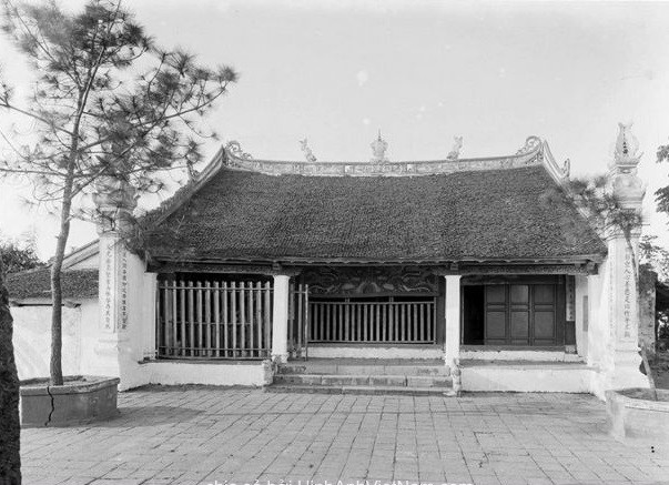 Ngôi đền phía Bắc trong quần thể đền Ngọc Sơn là nơi thờ danh tướng Trần Hưng Đạo nổi tiếng lịch sử Việt Nam.