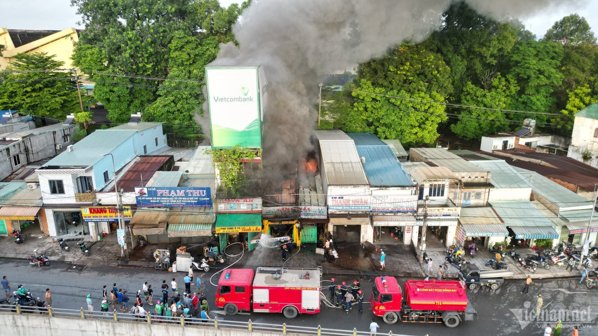 Dong Nai: Chay cua hang phu tung o to, thieu rui nhieu tai san