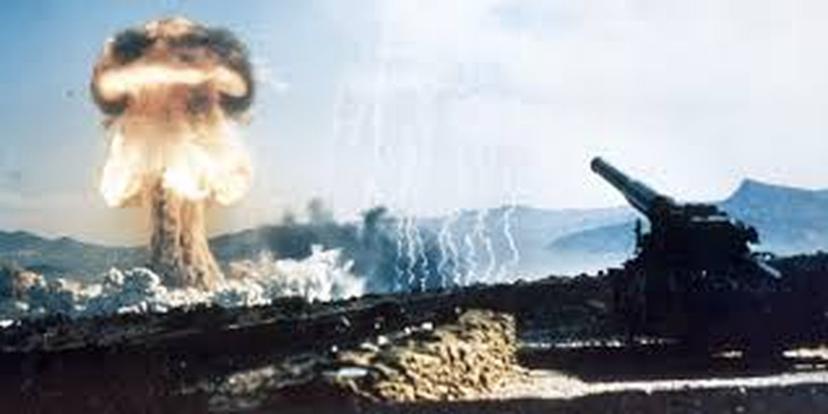 Để "hạ nhiệt" căng thẳng với Liên Xô, Tổng thống Mỹ Ronald Reagan ra lệnh rút các vũ khí hạng nặng, bao gồm tên lửa hạt nhân để tránh châm ngòi cho Thế chiến 3 nổ ra.