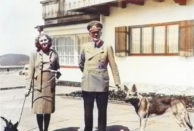 Tiếp đến, các thân tín của Hitler châm lửa đốt thi thể của vợ chồng Hitler. Do đó, khi Hồng quân Liên Xô tiến vào Phủ Thủ tướng, thi thể vợ chồng Hitler đã bị cháy khá lâu nên họ chỉ có thể tìm được một số mảnh thi thể còn sót lại.