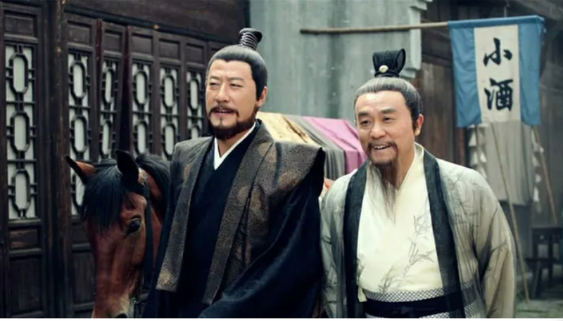 Nếu có cuốn sách này, Lưu Bá Ôn còn có thể học hỏi kinh nghiệm, nâng cao tri thức cho bản thân để hỗ trợ nhà vua xây dựng đất nước hùng mạnh.