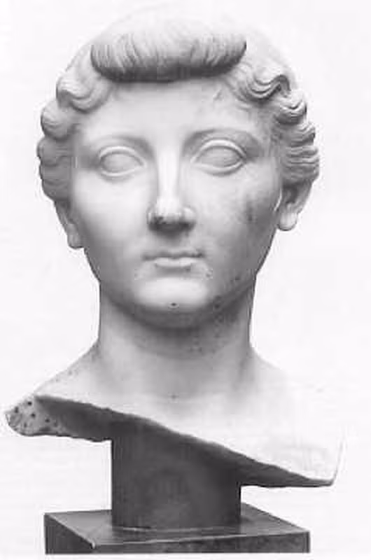 Hoàng đế Augustus cai trị đế chế La Mã từ năm 58 trước Công nguyên - năm 14 sau Công nguyên. Bên cạnh ông hoàng này có vô số phụ nữ nhưng đáng chú ý nhất là Livia Drusilla - hoàng hậu đầu tiên của đế chế La Mã.