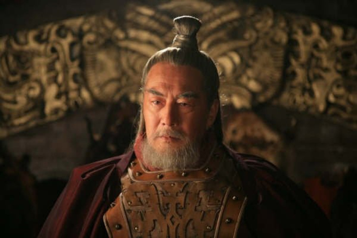 Trong Đông Chu liệt quốc có viết, sau khi Hạp Lư băng hà, thi hài nhà vua được chôn cất trong lăng mộ cùng với khoảng 3.000 thanh bảo kiếm.