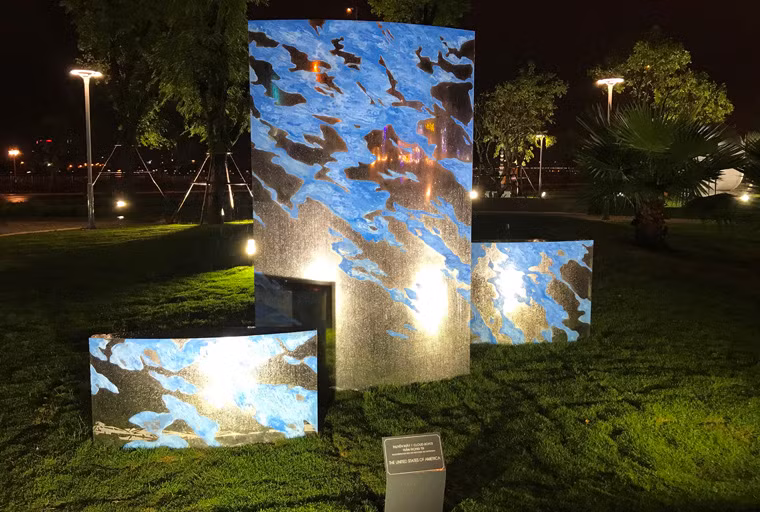 Mỹ mang đến vườn tượng tác phẩm "Thuyền mây". Đây là một trong những tác phẩm được trưng bày sớm nhất tại Công viên APEC 2017.