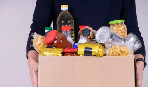 Thực phẩm, thuốc hết hạn sử dụng. Thực phẩm, thuốc hết hạn sử dụng tốt nhất nên bỏ, không nên vì tiếc mà giữ lại. Ngay cả khi bảo quản trong tủ đông, chất lượng thực phẩm quá hạn cũng không đảm bảo, chứa vi khuẩn, sản sinh độc tố gây hại cho cơ thể. Thực vậy, ăn thực phẩm hết hạn có thể gây tiêu chảy, nôn mửa, thậm chí đe dọa sức khỏe nghiêm trọng.