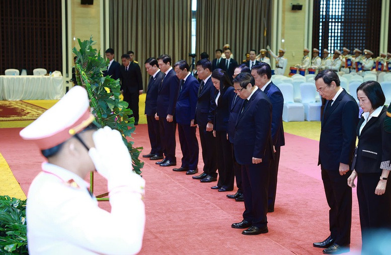 Thu tuong du Le truy dieu nguyen Chu tich nuoc Lao Khamtay Siphandone