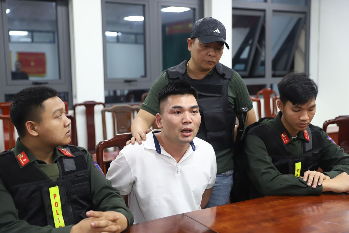 Qua công tác đấu tranh ban đầu, hai đối tượng Nguyễn Hữu Đằng và Hà Thương Hải đã khai nhận hành vi mua bán trái phép chất ma túy. Tang vật thu giữ gồm 16 bánh heroin, 2 khẩu súng quân dụng, 1 quả lựu đạn, 3 xe ô tô cùng nhiều vật chứng liên quan. Đến 4h30 sáng ngày 18/4/2025, lực lượng chức năng đã bắt giữ thêm 2 đối tượng Hà Quang Sơn và Hoàng Văn Đông khi đang trên đường bỏ trốn. 