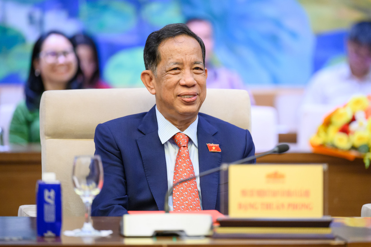 Mot Pho Chu nhiem Uy ban Van hoa va Xa hoi xin nghi huu som