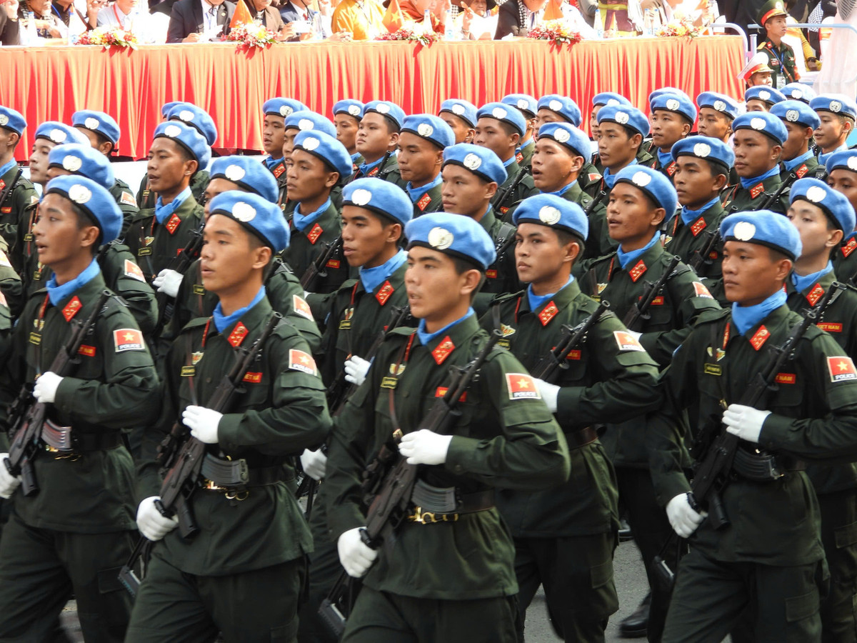 Khối nam Sĩ quan Cảnh sát Gìn giữ hòa bình Liên hợp quốc: Được thành lập nhằm bảo đảm an ninh, an toàn cho nhân viên, tài sản, hỗ trợ hoạt động của Phái bộ gìn giữ hòa bình Liên hợp quốc và các hoạt động cứu trợ nhân đạo, thực thi bảo vệ quyền con người.