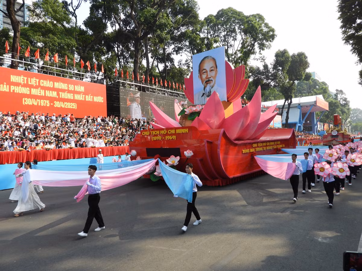 Truc tiep: Dieu binh, dieu hanh ky niem 50 nam ngay thong nhat dat nuoc-Hinh-16