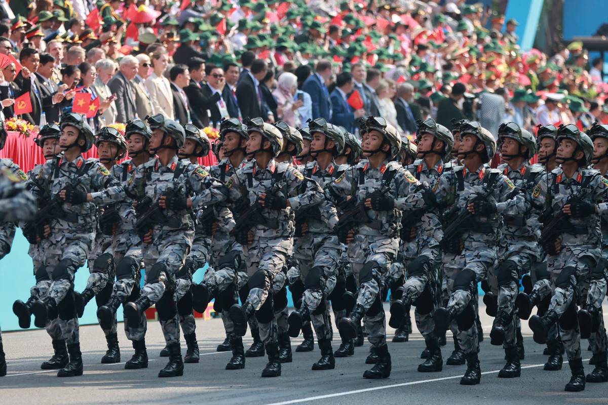 Trực tiếp: Diễu binh, diễu hành kỷ niệm 50 năm ngày thống nhất đất nước - Hình 28 Truc tiep: Dieu binh, dieu hanh ky niem 50 nam ngay thong nhat dat nuoc-Hinh-28