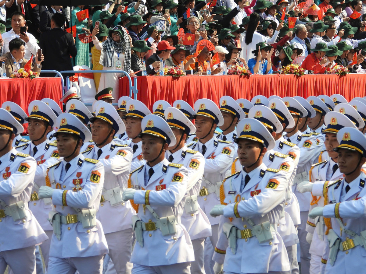 Trực tiếp: Diễu binh, diễu hành kỷ niệm 50 năm ngày thống nhất đất nước - Hình 44 Truc tiep: Dieu binh, dieu hanh ky niem 50 nam ngay thong nhat dat nuoc-Hinh-44