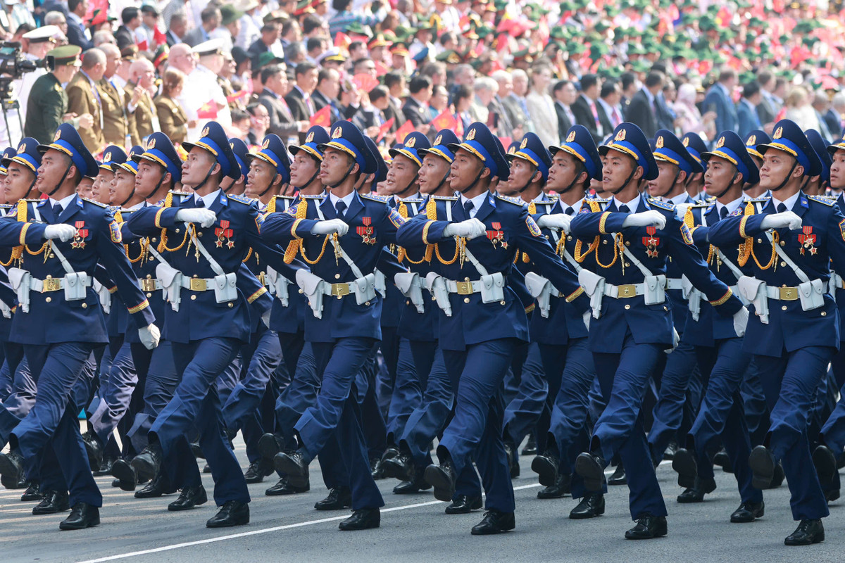 Trực tiếp: Diễu binh, diễu hành kỷ niệm 50 năm ngày thống nhất đất nước - Hình 38 Truc tiep: Dieu binh, dieu hanh ky niem 50 nam ngay thong nhat dat nuoc-Hinh-38
