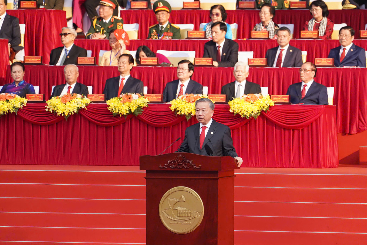 Trực tiếp: Diễu binh, diễu hành kỷ niệm 50 năm ngày thống nhất đất nước - Hình 29 Truc tiep: Dieu binh, dieu hanh ky niem 50 nam ngay thong nhat dat nuoc-Hinh-29