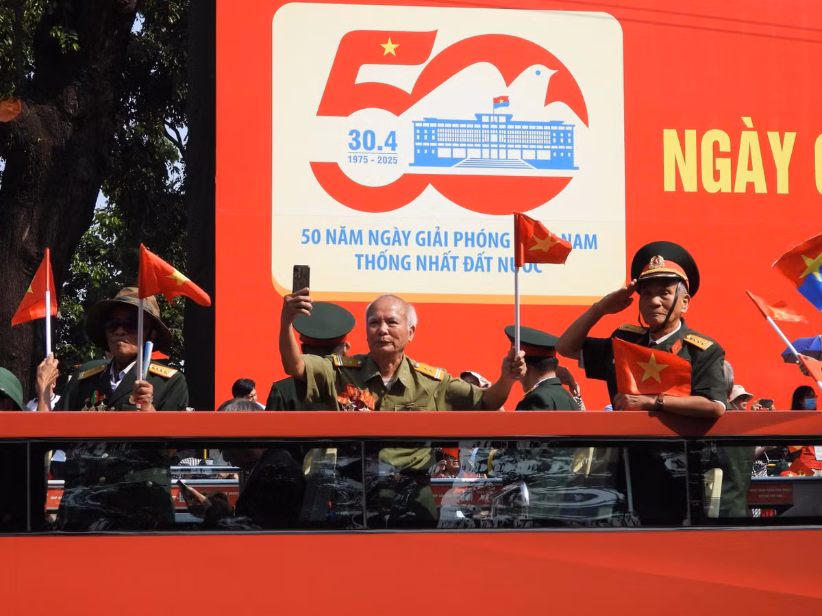 Truc tiep: Dieu binh, dieu hanh ky niem 50 nam ngay thong nhat dat nuoc-Hinh-18