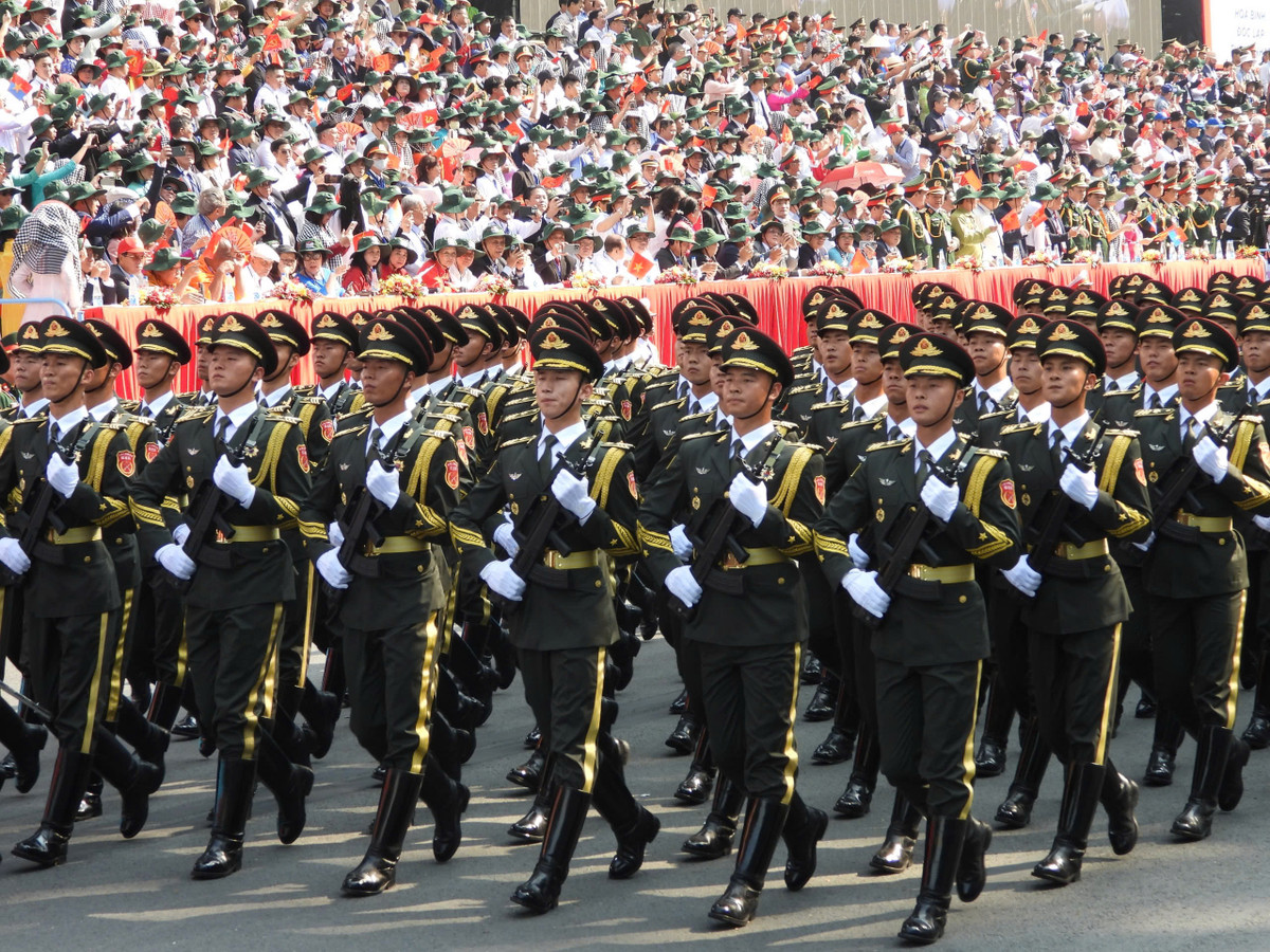 Trực tiếp: Diễu binh, diễu hành kỷ niệm 50 năm ngày thống nhất đất nước - Hình 15 Truc tiep: Dieu binh, dieu hanh ky niem 50 nam ngay thong nhat dat nuoc-Hinh-15