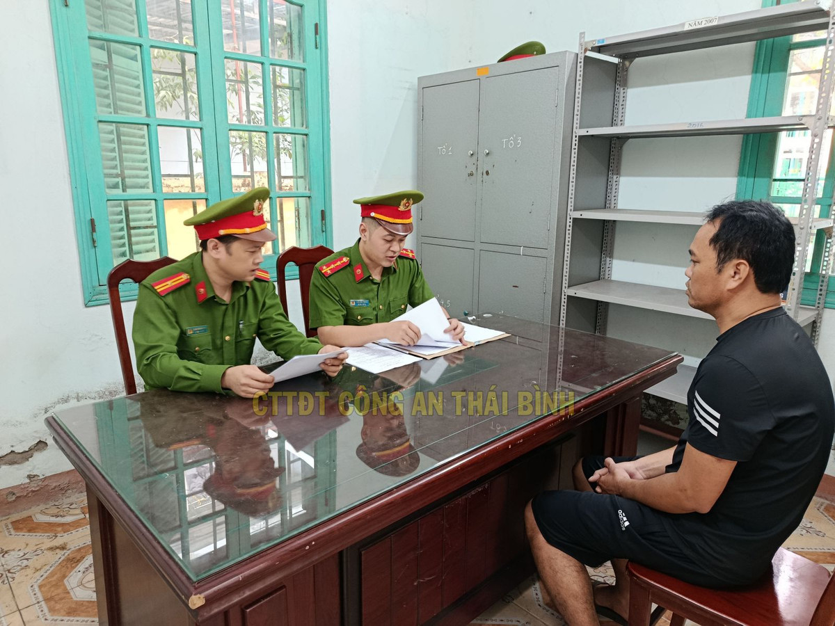 Hut trom cat song Hong, 6 doi tuong o Thai Binh bi khoi to