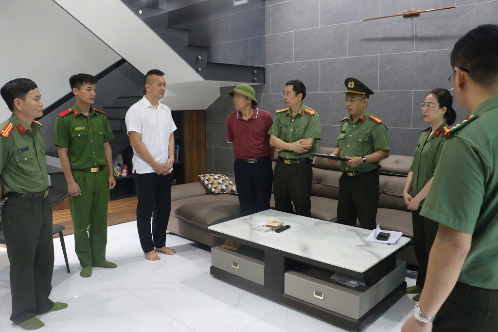 Khởi tố huấn luyện viên “ăn chặn” hơn 200 triệu của vận động viên Khoi to huan luyen vien “an chan” hon 200 trieu cua van dong vien