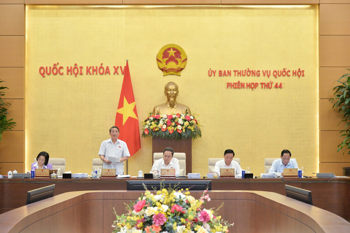 Uy ban Thuong vu Quoc hoi cho y kien ve mien hoc phi