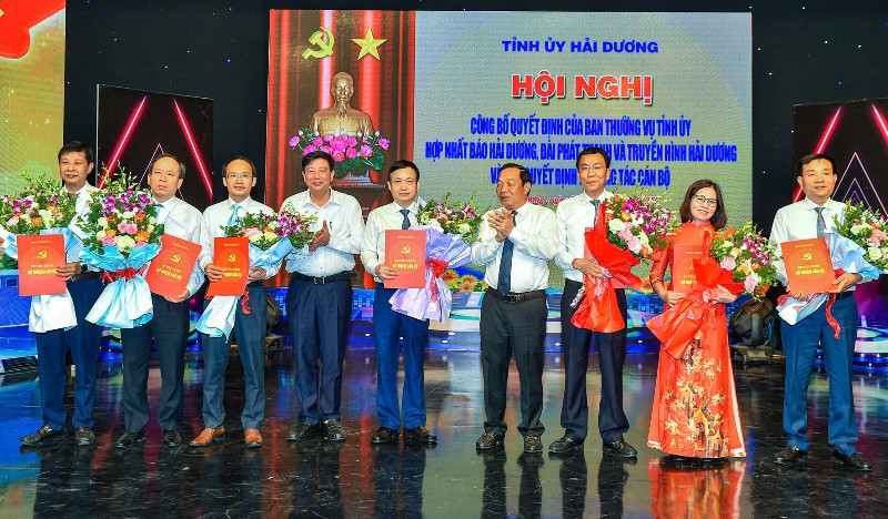 Ông Nguyễn Hải Bình làm Tổng Biên tập Báo và Đài PTTH Hải Dương sau hợp nhất - Hình 2 Ong Nguyen Hai Binh lam Tong Bien tap Bao va Dai PTTH Hai Duong sau hop nhat-Hinh-2