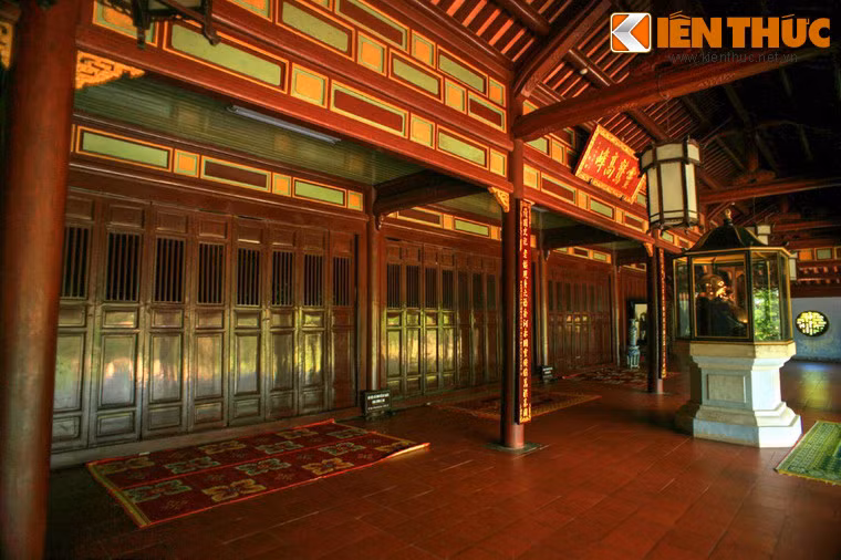 Chùa cũng là nơi lưu giữ một hiện vật lịch sử đặc biệt của miền Nam thời kỳ trước 1975: Chiếc xe ô tô - di vật của cố Hòa thượng Thích Quảng Đức để lại trước khi châm lửa tự thiêu để phản đối chính sách đàn áp Phật giáo của chế độ Ngô Đình Diệm năm 1963.