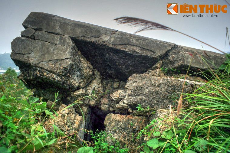 Trong chiến dịch Biên giới 1950, quân Pháp thua trận phải rút chạy về xuôi theo đường đường số 4. Đến thị trấn Đồng Đăng, chúng đã dùng thuốc nổ để phá hoại pháo đài nhằm không cho quân ta chiếm giữ một cứ điểm quan trọng. Tuy nhiên, do được thiết kế rất kiên cố nên pháo đài chỉ bị hư hỏng nhẹ.