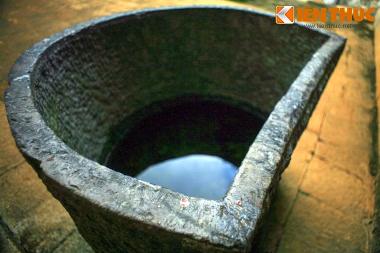 Không chỉ lạ lùng về vẻ ngoài, chiếc bồn này cũng được sử dụng theo cách thức rất đặc biệt.