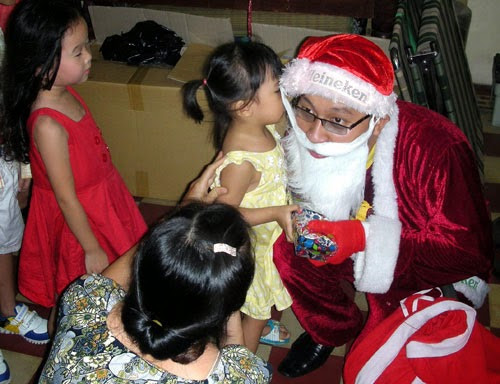 Giang sinh toi roi, dich vu cho thue ong gia Noel 