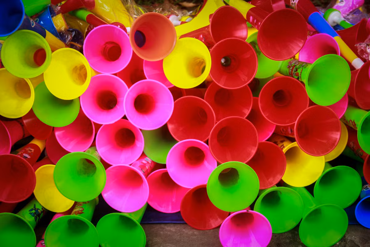 Mỗi chiếc kèn được bán với giá khoảng 30-40 nghìn đồng/cái.