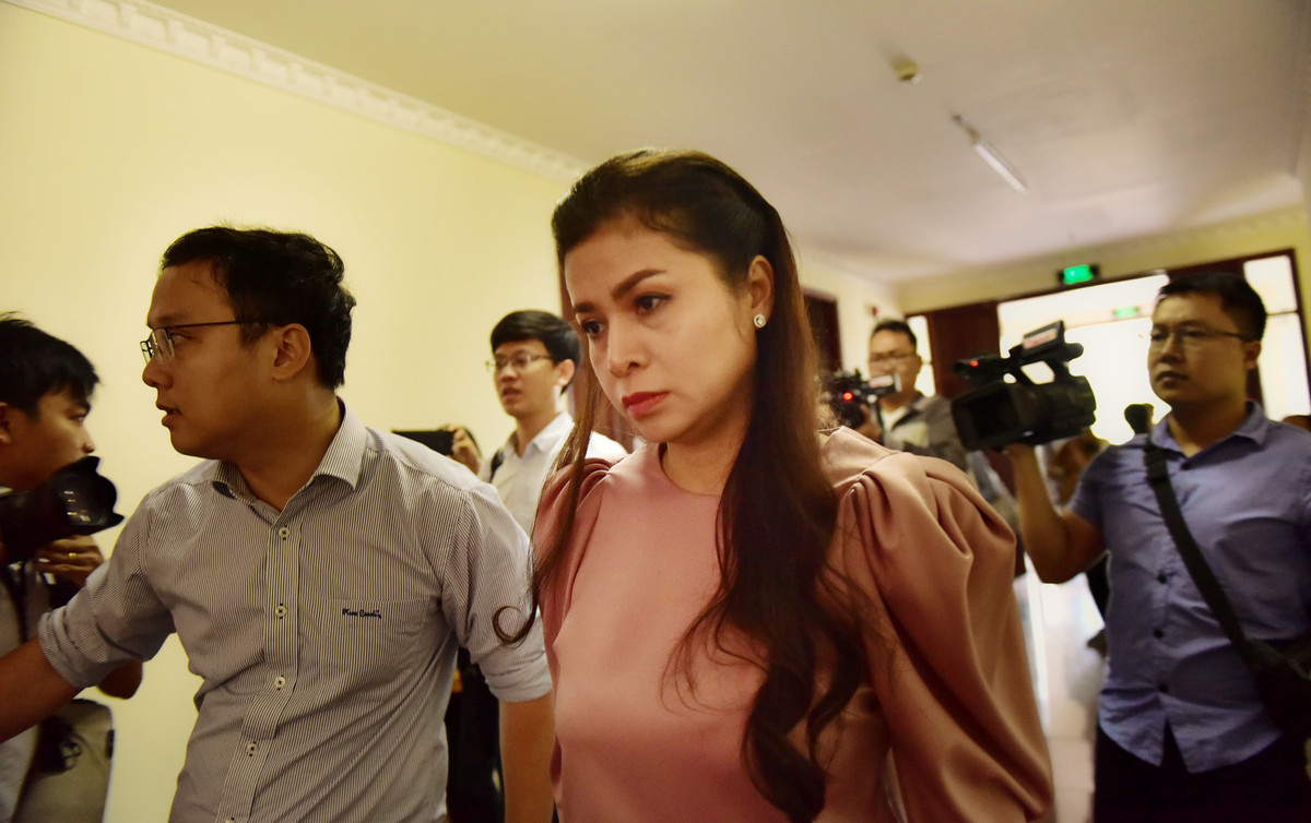 Vu ly hon Trung Nguyen: Ba Diep Thao met moi xuat hien o toa