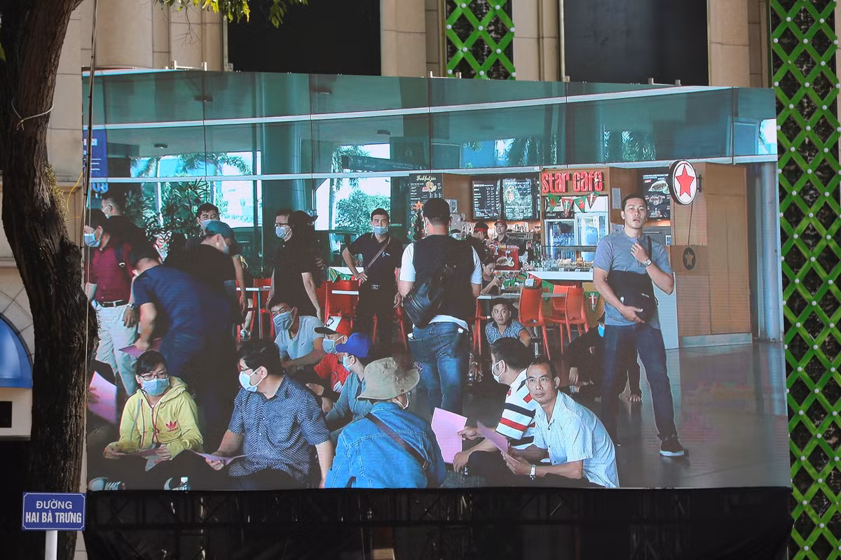 Toan canh buoi dien tap cua cong an TPHCM chong khung bo va bat giu con tin-Hinh-14