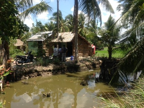 Ai cũng mong ngóng sự xuất hiện của cậu bé đặc biệt.