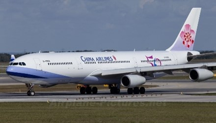 Xe bang chuyen dam may bay: ''An bot, lam tat'' cua hang khong Viet