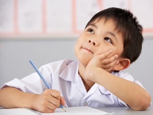 Bên cạnh đó, muốn con sau này sống ngẩng cao đầu, các ông bố cũng nên dạy con lòng tự trọng ngay từ khi còn nhỏ.