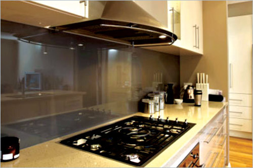 Tắt máy hút mùi quá sớm. Bếp gas tiện dụng, được lựa chọn là dụng cụ nấu nướng của nhiều gia đình song không thực sự tốt cho sức khỏe.