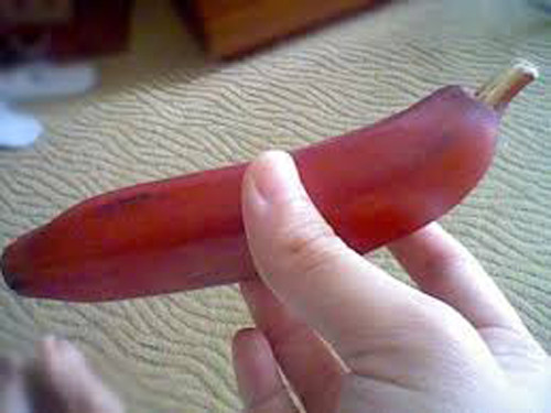 Tốt cho máu. Do chứa lượng lớn các loại vitamin cùng nhiều chất chống oxy hóa nên chuối đỏ có thể cải thiện lượng hemoglobin trong cơ thể. Ăn loại chuối này còn giúp tăng cường hệ miễn dịch, đảm bảo nồng độ glucose trong máu do chúng đáp ứng nhu cầu vitamin B6 cần thiết.