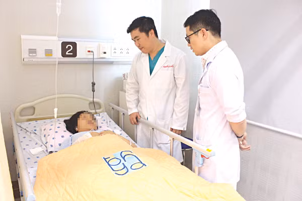 Cứu sống thai phụ bị túi phình mạch máu não nguy hiểm Cuu song thai phu bi tui phinh mach mau nao nguy hiem